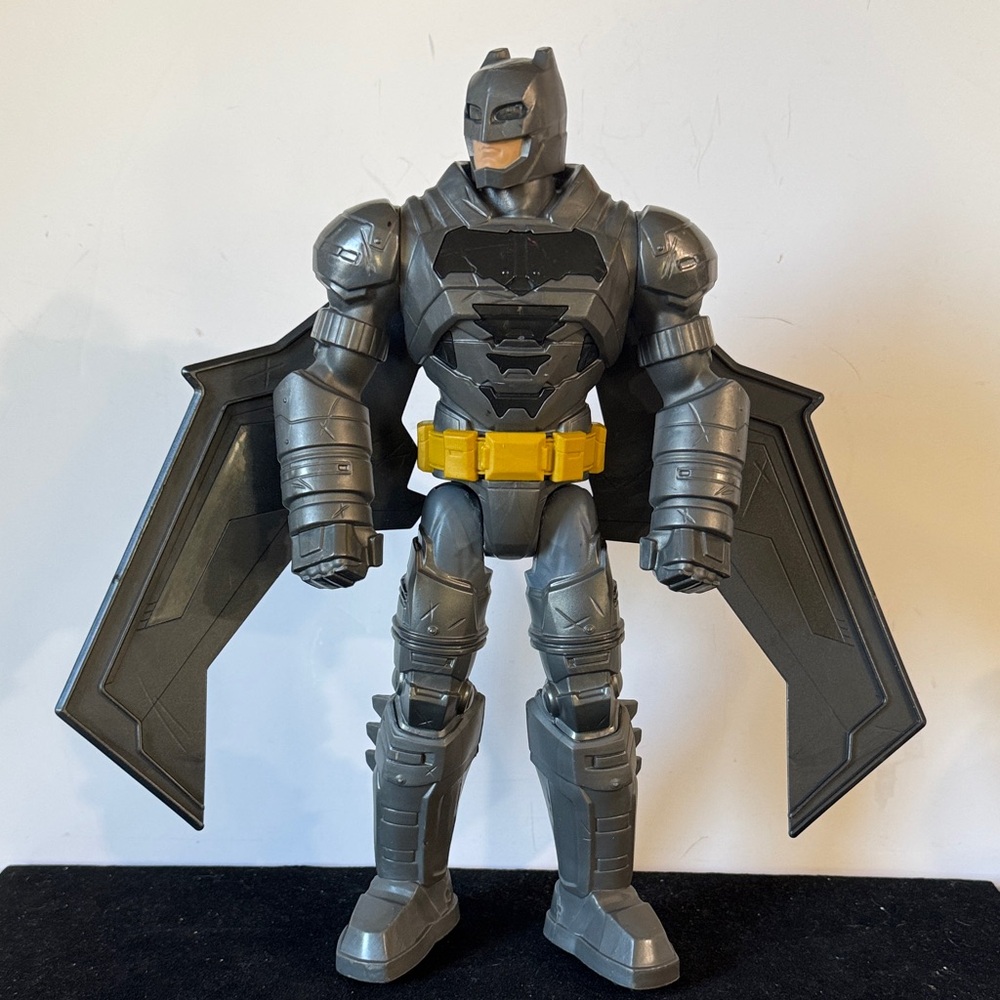 Mattel DC Batman vs. Superman: Dawn of Justice Electro-Armor Batman 12" 2015